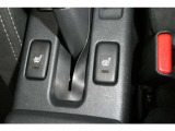 寒い季節もスイッチ一つでシートがポカポカに!これはかなり快適です!運転席と助手席にございます!!!