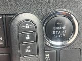 気になる車はすぐにお問い合わせください!画面右側の0066から始まる無料ダイヤルからお問い合わせ下さい!専門スタッフがお車のご質問にお答えいたします!
