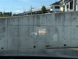 HUD: ヘッドアップディスプレイはドライバーが前方に集中できるよう、ナビや車速情報をフロントガラスに投影するシステムです。