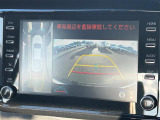 【パノラミックビューモニター】クルマを真上から見下ろした視点で駐車をサポートします!クルマの斜め後ろや真横など、いち早く障害物に気が付くことができます。