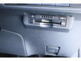 すっきりとインストールされた純正ビルトインETCはすっきり収まって使いやすさバッチリです