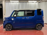 【スマートアシストIII搭載車】 衝突回避支援ブレーキ機能(対車両・歩行者)、衝突警報機能(対車両・対歩行者)、誤発信抑制制御機能などのさまざまな機能で安全な運転をサポートします