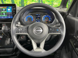 インテリアに合わせたデザインのステアリングは、運転される方のことも考え、運転しやすい形状、大きさです。是非一度、実際に触ってお確かめください。