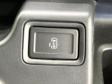 【パワースライドドア】スマートキーや運転席のスイッチでスライドドアの開閉が可能♪電動だから力を入れてドアを開ける必要が無く、小さいお子様でも、重い荷物を持っている時もラクに開け閉めできます♪