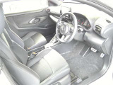 清潔で広々した座席です!是非、現車を見て体感してみてください。