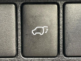 【パワーバックドア】スマートキーや運転席のボタンを押すだけでリアゲートが自動で開閉します!荷物を持っている時や、高い位置にあるバックドアを閉める際に便利な機能です♪