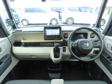 ドライバー目線の画像です。室内や視界もとても広いため運転しやすいですよ。ぜひご来店の際はお掛け下さい。