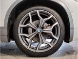 BMW純正アルミホイールです。納車時にはアルミホイールコーティングも承っております!是非ご検討下さいませ。