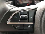 【ステアリングスイッチ】左です。ハンドルから手を離さず、運転に集中したまま手元でオーディオ操作等ができます。