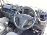毎日でも運転したくなる造形美!細部まで作りこまれてます。是非一度座ってみてください☆