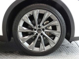 R5年式夏タイヤ225/45R21ダンロップ製です。