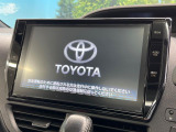 【大画面ナビ】人気の大型10インチナビを装備。存在感のある大画面はインパクト大!ナビ利用時のマップ表示は見やすく、テレビやDVDは臨場感がアップ!いつものドライブがグッと楽しくなります♪
