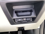 ETCは運転席膝元に装着されてます。