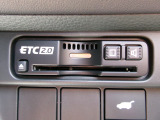 ナビゲーション連動ETC2.0車載器です。料金所のETCレーンへの誘導やナビ画面での利用履歴・料金確認などが可能です。納車前にはセットアップ完了!カードを差し込むだけで、ごり利用いただけます。