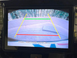 【バックカメラ】駐車時に後方がリアルタイム映像で確認できます。大型商業施設や立体駐車場での駐車時や、夜間のバック時に大活躍!運転スキルに関わらず、今や必須となった装備のひとつです!