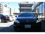 BMWの代名詞の【キドニーグリル】グリルが腎臓のように見えるので【キドニー】と呼ばれるようになりました。一目見ただけでBMWであると認識できる確固たるアイコンとして存在感を放ちます。