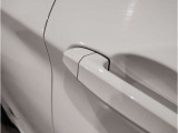 BMWのドアを閉めた時の重厚感は所有者様の満足度を高めてくれます。