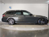 ご納車後も全国約200拠店のBMW正規ディーラーサービス工場にて保証対応いたします。お近くのBMW正規ディーラーをご案内の上、アフターメンテナンスをお受け頂けますので、安心してお乗りいただけます!!