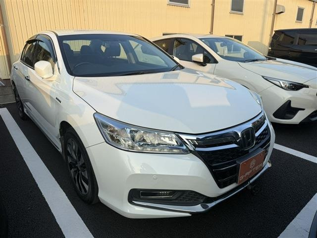 アコードハイブリッド 2.0 EX 黒革シート ホンダインターナビ バックカメ