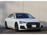 ・斜めからAudiを見るとプレス技術の高さを感じることができます。