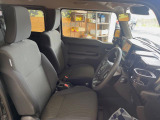運転席シート廻りは使用感も少なく、良好な状態となっています。丁寧に使われていたことがよくわかりますね。