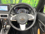 【純正革巻きステアリング】上質な革を使用することで、手にしっかり馴染みとても運転しやすいハンドルです♪