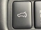【エレクトリックテールゲート】荷物を抱えた状態でもリアゲートの開閉が可能です!お買い物時やアウトドアの際に役立ちますね。