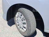 当社理想の中古車は値段の割に良質な物件です。金額が安くて当然な修復歴有の車や走行の多い車・金額は安いけれど諸費用が当社の数倍以上するお店が存在しますが当社は支払い総額で良質な物件を追求します。