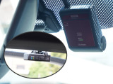 【ドライブレコーダー】安心・安全なカーライフに必須のドライブレコーダーを装備。あおり運転や事故に遭遇した際の状況も映像で記録し、万一のリスクに備えます。