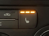 ●フロントシートヒーティング:運転席・助手席共に三段階で調節が可能なシートヒーターを装備しております。季節を問わず快適にご使用いただけます。