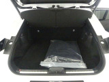 開口部の広いラゲージスペースは、ゴルフバックなどの荷物もラクラク積み込めます。