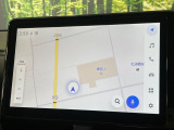 【メーカー純正10.5型ナビ】インテリアに溶け込むスタイリッシュな「専用設計」メーカーナビを装備♪視認性や操作性など基本性能にも優れ、より上質なカーライフをお楽しみいただけます。