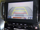バックモニターも装備しております。バックギアに入れるとナビ画面に車の後方が映し出されます。これで後方確認も安心!
