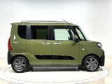 ドアは約90度に開くので荷物も積み込みやすく、乗り降りもしやすい♪ アウトドアで楽しく快適に過ごせる工夫がいっぱいです♪♪