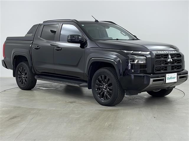トライトン 2.4 GSR ディーゼル 4WD 4WD 本革シート