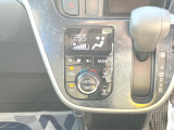 【オートエアコン】一度お好みの温度に設定すれば、車内の温度を検知し風量や温度を自動で調整。暑い…寒い…と何度もスイッチ操作をする必要はありません。快適な車内空間には必須の機能ですね♪