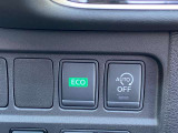 運転中でも音量調整やチャンネル変更がスムーズにできるステアリングスイッチ付き♪
