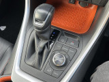 気になる車はすぐにお問い合わせください!画面右側の0066から始まる無料ダイヤルからお問い合わせ下さい!専門スタッフがお車のご質問にお答えいたします!