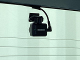 ドライブレコーダー付きです!!映像・音声などを記録する車載装置です。 もしもの事故の際の記録はもちろん、旅行の際の思い出としてドライブの映像を楽しむことができます!!