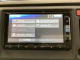 ナビゲーションはフルセグTVのGathers純正メモリーナビを搭載しています。Bluetoothオーディオ機能がありますので、スマートフォンなどの音楽も再生できます。