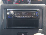 CDステレオが装着されています。AUXやUSBメモリの接続もできます。