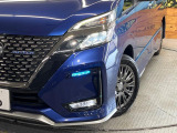 【LEDヘッドライト】悪天候や夜間走行時も良好な視界を確保し安心して運転できる高輝度LEDヘッドライトを装備!点灯速度が早く、消費電力も抑えられています。