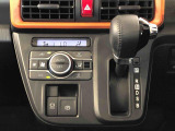 温度を設定すれば、自動で車内の温度管理をしてくれる優れものです♪ATミッションで運転楽々
