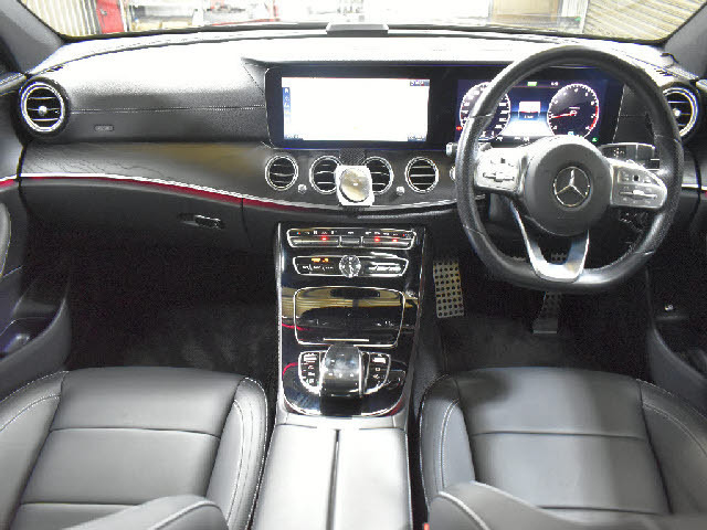 メルセデス・ベンツ Eクラスワゴン E200 4マチック アバンギャルド AMG