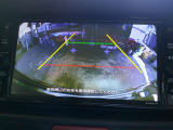 シフトレバーをバックに入れるとバックカメラ映像が映りますので駐車も楽々ですよ♪