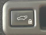 【パワーバックドア】スマートキーや運転席のボタンを押すだけでリアゲートが自動で開閉します!荷物を持っている時や、高い位置にあるバックドアを閉める際に便利な機能です♪