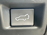 【パワーバックドア】スマートキーや運転席のボタンを押すだけでリアゲートが自動で開閉します!荷物を持っている時や、高い位置にあるバックドアを閉める際に便利な機能です♪