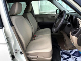 運転席シート廻りは使用感も少なく、良好な状態となっています。前オーナー様が丁寧に使っていたことがよくわかりますね。