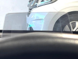 【ヘッドアップディスプレイ】現在の速度や走行情報をデジタル表示で運転席前方のガラスに投影!運転中、目線をずらさず必要な情報を確認できるのでとっても便利で安心!