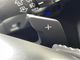 【パドルシフト(AT車)】MT車と同じように好きなギアで走ることができます!ステアリングから手を離さずに指先だけでシフト操作ができ、よりスポーティな走りをお楽しみいただけます。